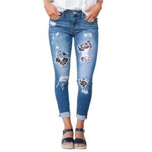 Judy Blue Leopard Print Patch Skinny Jeans Mid Rise 11 / 30 - JB8265MD
Y